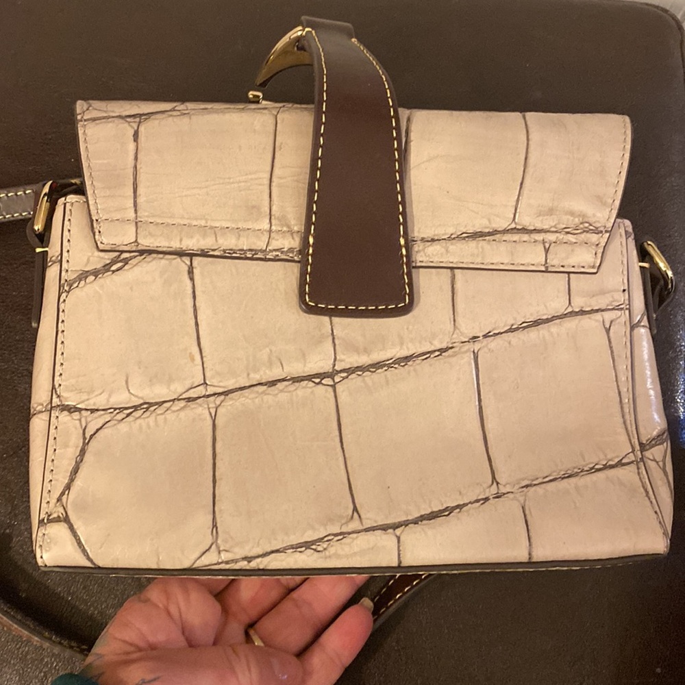 Like NEW Dooney & Bourke Crossbody Leather - Picture 7 of 8